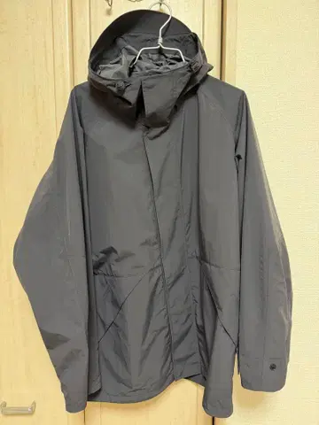 UNIQLO U 블록테크 유틸리티 후드티 다크 그레이 L 사이즈