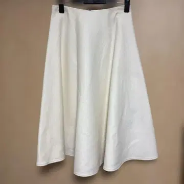 아이보리 플레어 스커트 미사용 택 포함