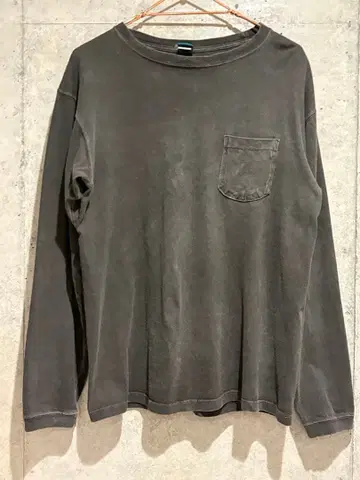 good on 피그먼트 안료 포켓 롱 슬리브 페이드 그레이