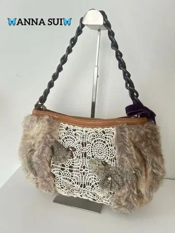 [ ANNA SUI ] 안나수이 체인 퍼 포함 숄더백 새상품급