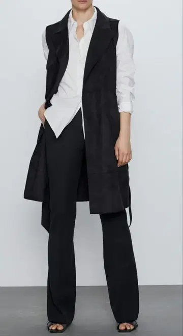 ZARA 자라 블랙 베스트 M 사이즈 스웨이드 지레