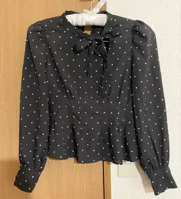 deicy 도트 무늬 블랙 긴팔 블라우스