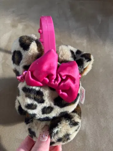 디즈니 귀도리 레오파드 무늬 퍼 귀도리 핑크 리본 포함