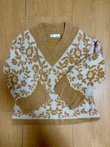 릴리 브라운 스웨터 상의