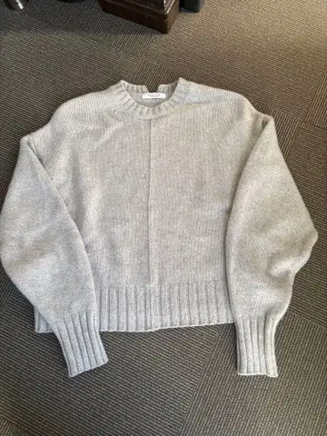 MACPHEE 그레이 크루넥 스웨터