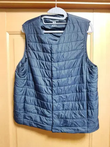 유니클로 울트라 라이트 다운 컴팩트 베스트