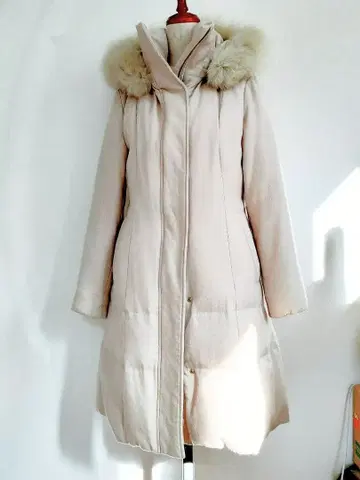 퍼 달린 베이지 롱 다운 자켓 아나이 ANAYI