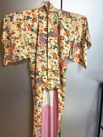 교육용 실이 달린 기모노 오늘만 판매합니다.