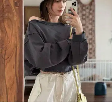 [ 혼다 츠바사 착용 ] PERVERZE 크롭 맨투맨 트레이닝복 블랙