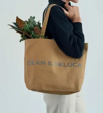 델루카 차리티 2025 토트 카페오레 L 사이즈