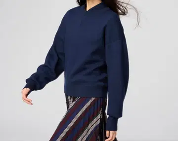 유니클로 스무스 코튼 크루넥 스웨터 M 사이즈 네이비 택 포함