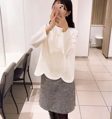 em. 스캘럽 풀오버 블랙