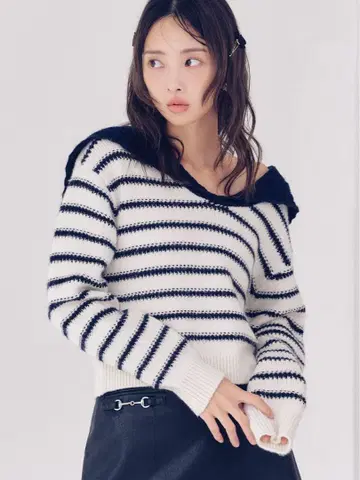 LILY BROWN 세일러 카라 니트탑