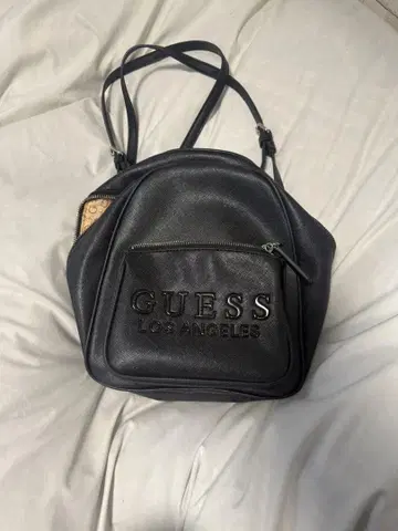GUESS 블랙 백팩