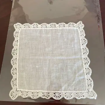 앤티크 레이스와 자수 손수건 세트