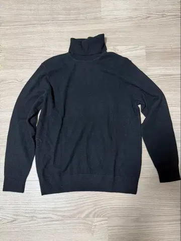 새상품 유니클로 캐시미어 터틀넥 니트