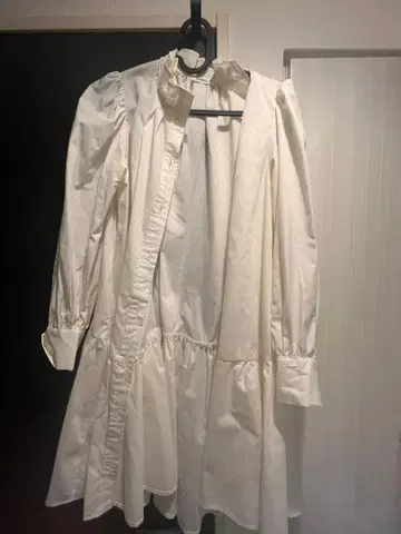 화이트 프릴 A라인 원피스/스나이델 프리 사이즈