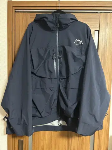 COMFY ARKNETS 마운틴 후드티