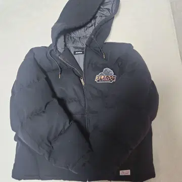 XLARGE 블랙 다운 자켓 M 사이즈