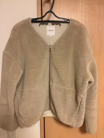 LEPSIM 베이지 보아 자켓 V넥