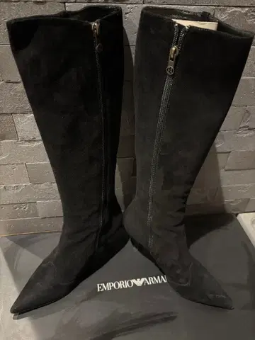 엠포리오 아르마니 스웨이드 블랙 롱 부츠 37
