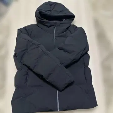 유니클로 남성용 심리스 다운 파카 XL 거의 미사용