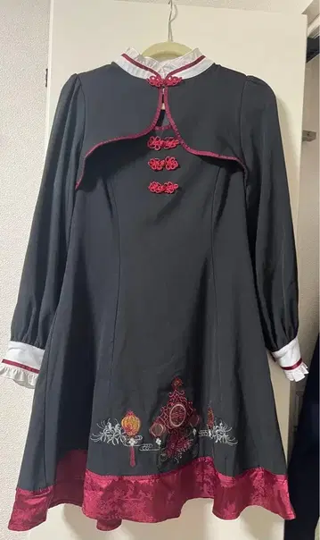 Amavel 만슈샤게와 등롱의 볼레로 차이나 원피스 블랙