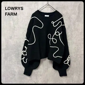 LOWRYS FARM 자수 니플 풀오버 상의