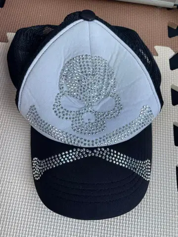 오늘 SALE BOMB TRAX 스컬 스톤 부착 캡 프리 사이즈