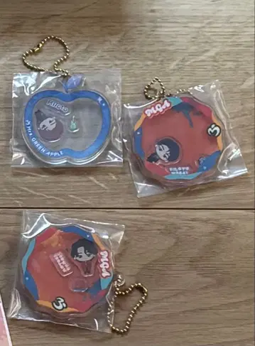 Mrs. GREEN APPLE E상 바스락 아크릴 참 세트