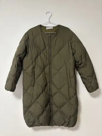 Audrey and JohnWad 퀼팅 노카라 다운