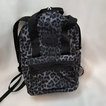 레오파드 무늬 나일론 백팩 GREGORY