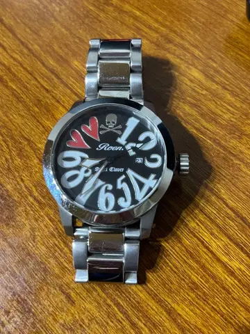 ROEN x Angel Clover 손목시계