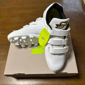 SSK 화이트 스파이크 벨크로