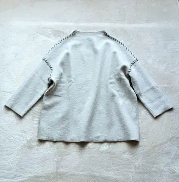 BEARDSLEY 핸드 스티치 풀오버 니트 그레이 베이지 울