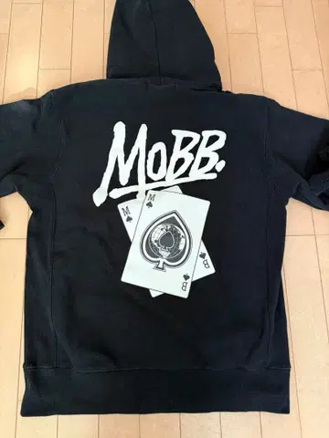 MOBB 카드놀이 후드티