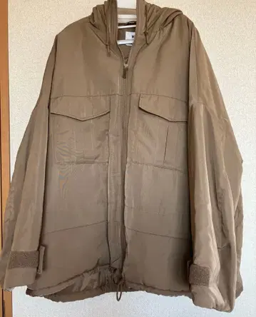 [ UNIQLO ] 화이트 마운티니어링 다운 자켓 3XL