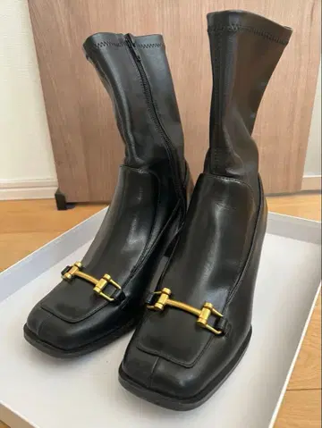 미라 오웬 비트 스트레치 숏부츠 블랙