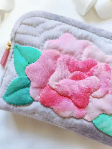 로즈 파우치*캐시 나카지마 하와이안 퀼트 패치워크 물염색 지퍼