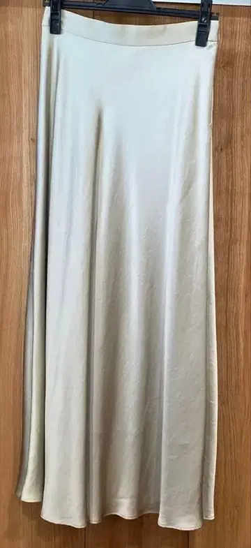 새틴 맥시 스커트