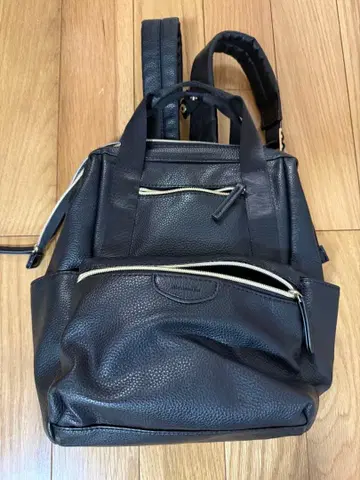 블랙 가죽 백팩