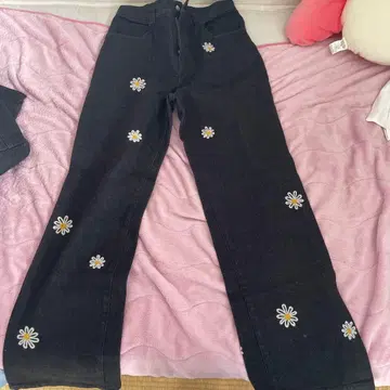 블랙 데님 팬츠 M 꽃무늬 자수
