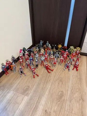 울트라맨 시리즈 피규어 약 50개