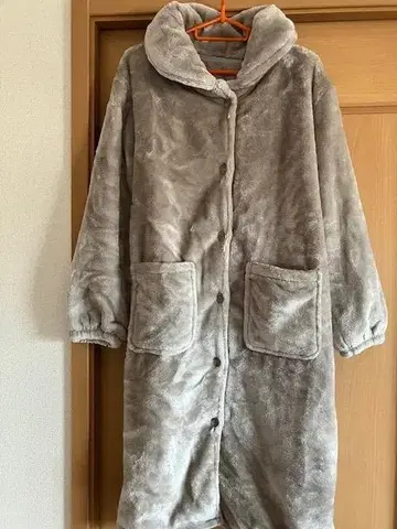 [니센] 룸 원피스 가운 착용하는 담요 파자마