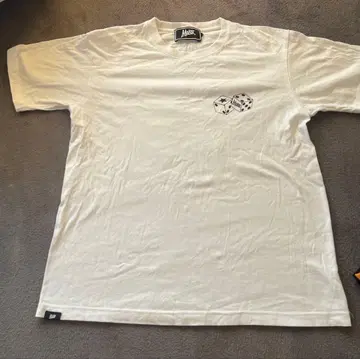 MOBB. 그린 주사위 디자인 티셔츠