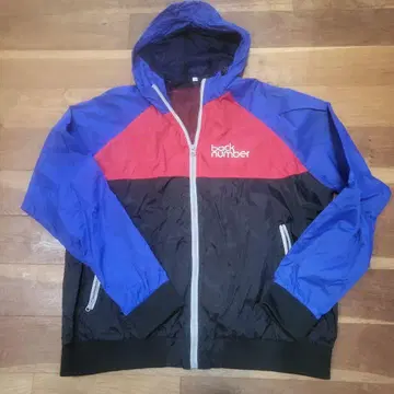 백 넘버 후드 부착 자켓