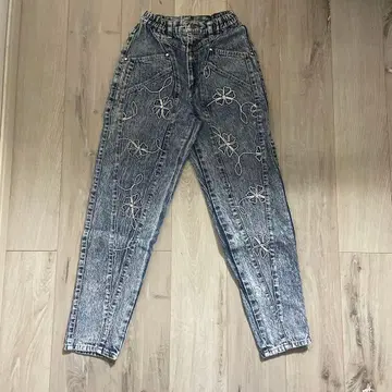 구제 의류 플라워 자수 하이웨스트 케미컬 워시 데님 팬츠