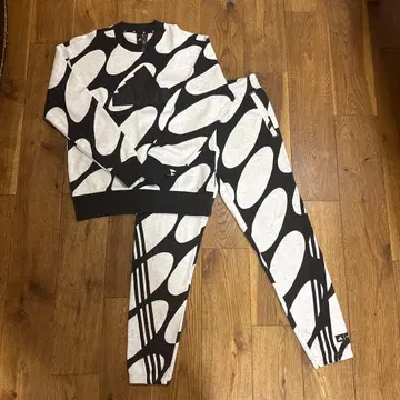 마리메꼬/아디다스 맨투맨 상하의 M 사이즈