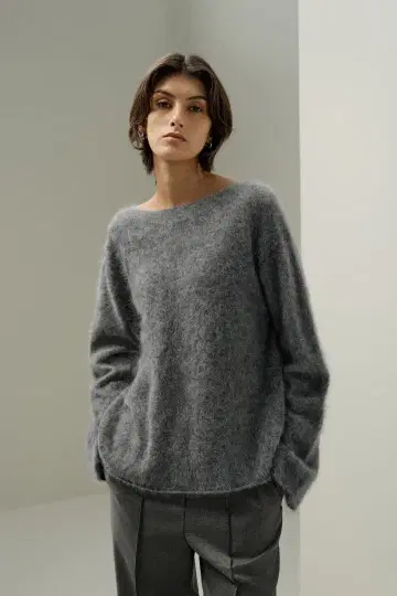 [ 택 포함 새상품 ] LILY SILK 오버 사이즈 보트넥 스웨터