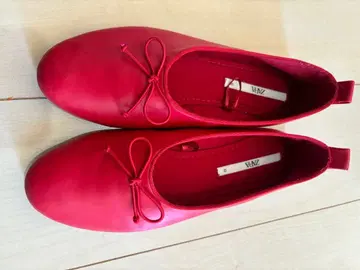 ZARA 빨간색 발레 슈즈 리본 포함
